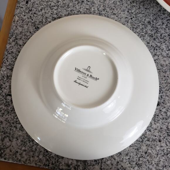 Villeroy & Boch Set Of 2 Rimmed Pasta Soup Bowl Rouge Red 10" Handpainted German - Picture 8 of 14